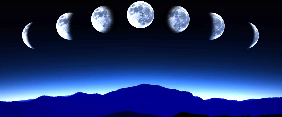 Ban đầu từ “month” biểu thị cách đo lường thời gian tương ứng với chu kỳ quay vòng của mặt trăng